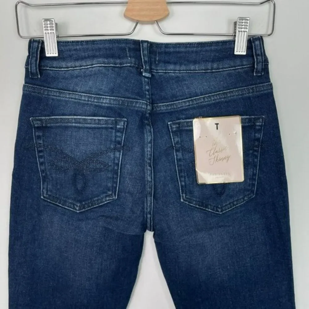 Ted Baker Pralina Daisy Floral Embroidered Raw Hem Ankle Jean Dark Wash 25